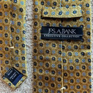 Jos A Bank 100% Silk Tie Executive Collection Gold long